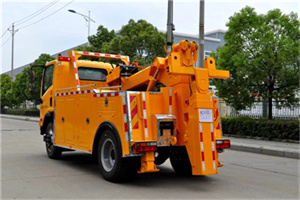 和龙高速路拖车费